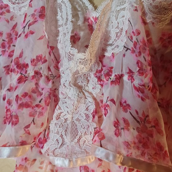 VICTORIA'S SECRET VINTAGE 2PC Floral Chantilly Lace Camisole & Shorts Set_Large - Picture 4 of 14